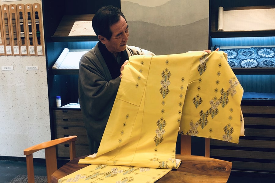 人間国宝「木版摺更紗」鈴田滋人作牛首紬絵羽 | 店主のおすすめ