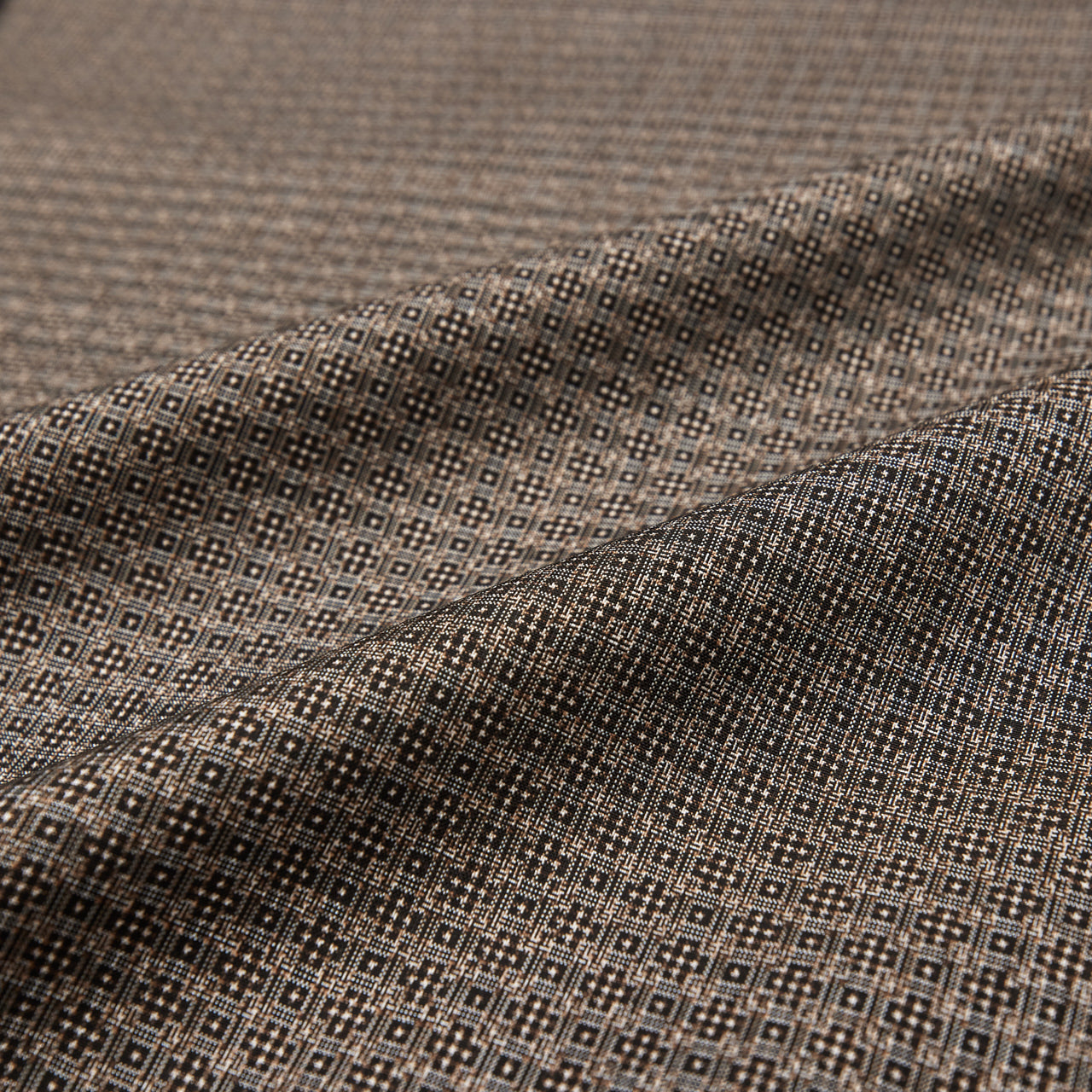 大島紬 泥大島「復元作品 徳太郎柄」(広巾) – 銀座もとじオンライン