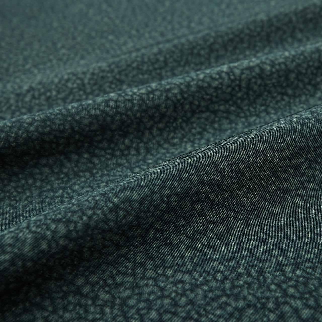 天目織 小紋 紋意匠 薬墨染 灰色 染め織り 蝶 新色】【会長も愛用】(