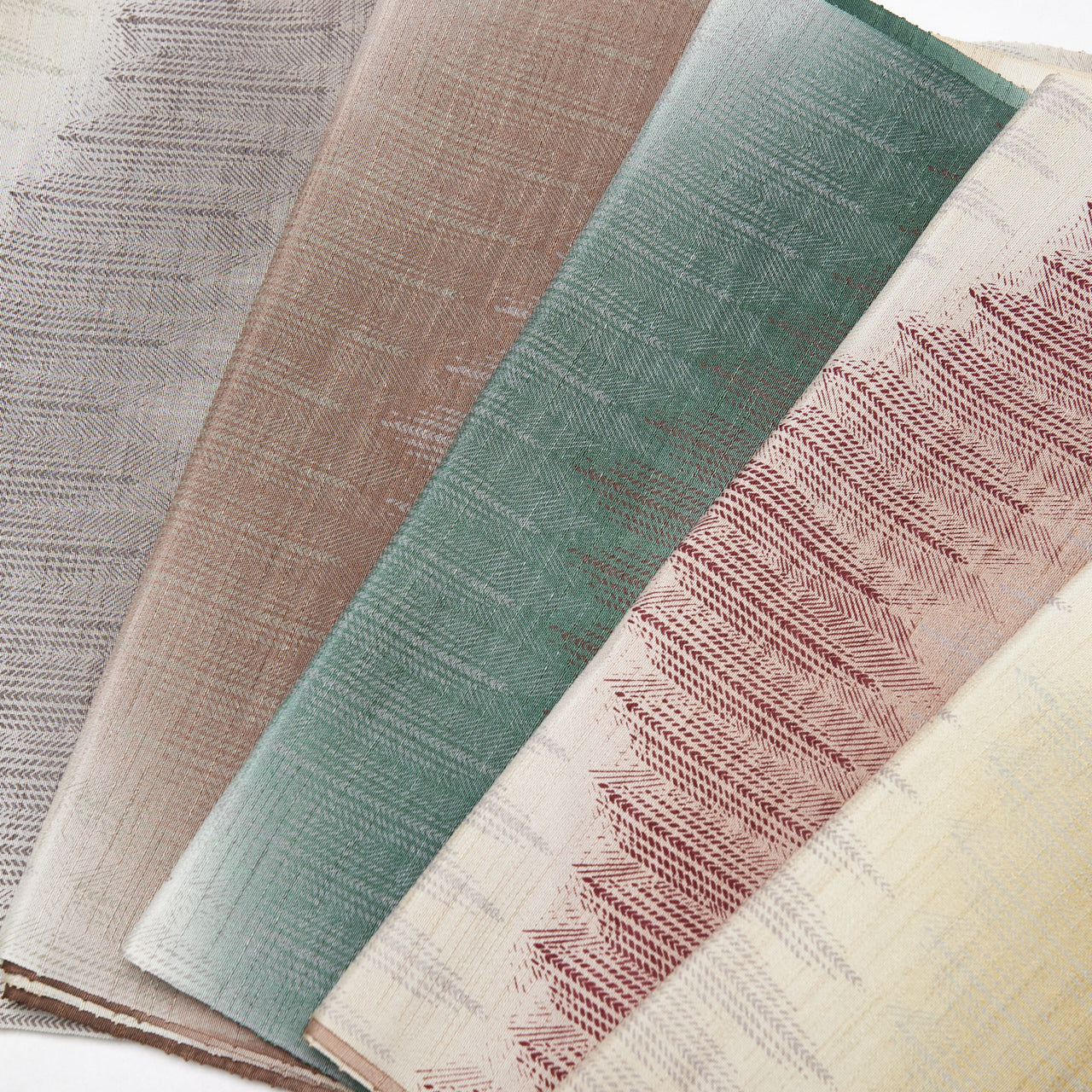 帯揚げ「紬地杉木立波暈し」 – 銀座もとじオンラインショップ